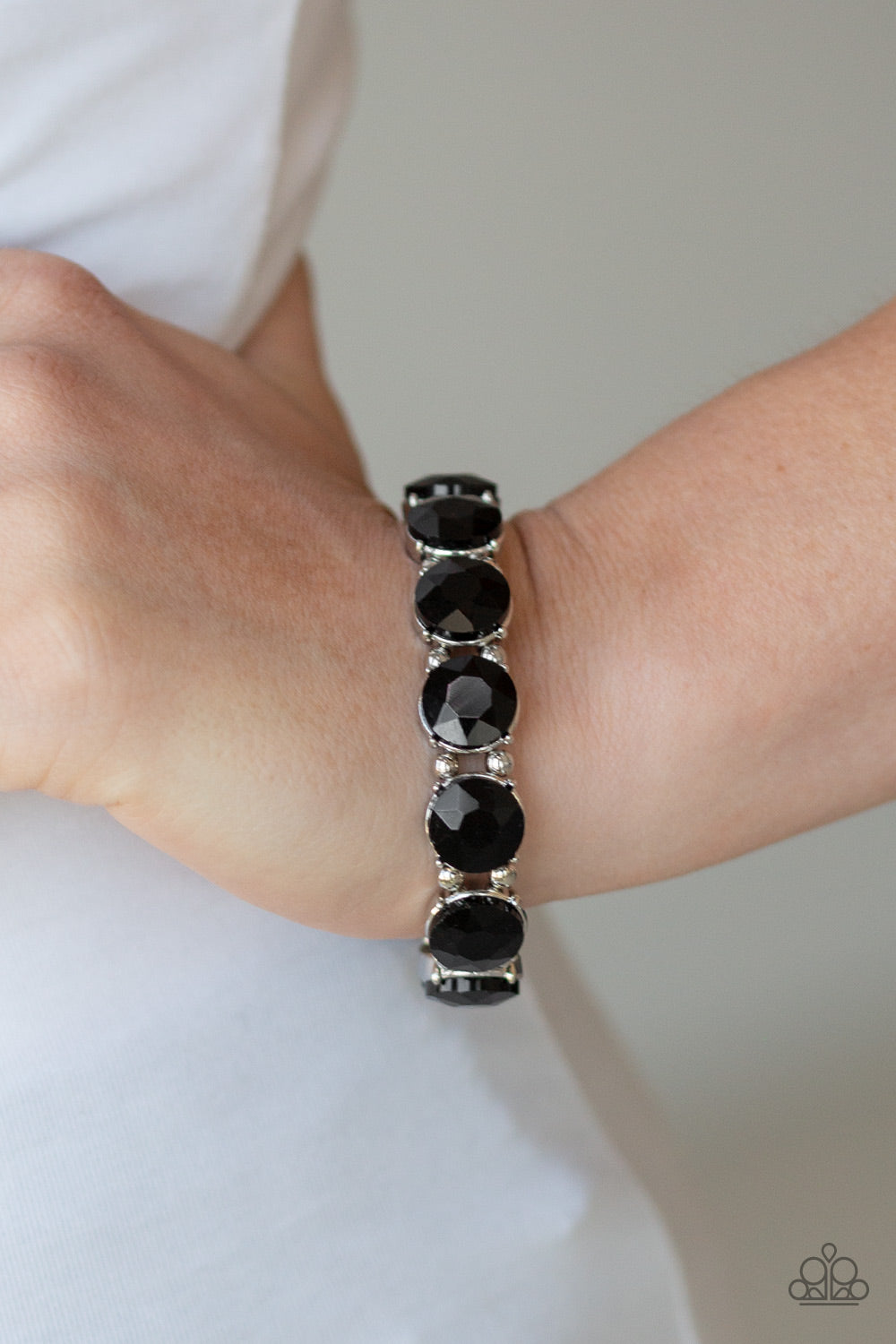 Paparazzi ♥ Glitzy Glamorous - Black ♥ Bracelet