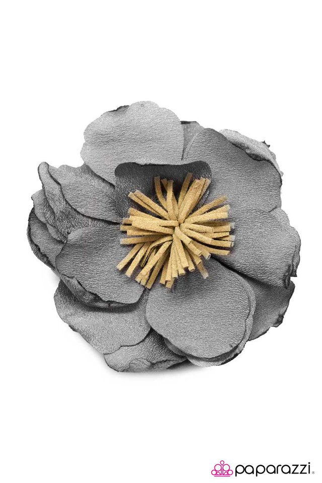 Paparazzi ♥ On Island Time - Silver ♥ Hair Clip