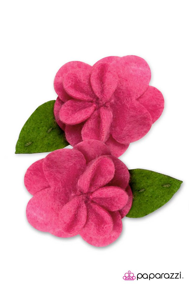 Paparazzi ♥ Young Hearts Run Free - Pink ♥ Hair Clip
