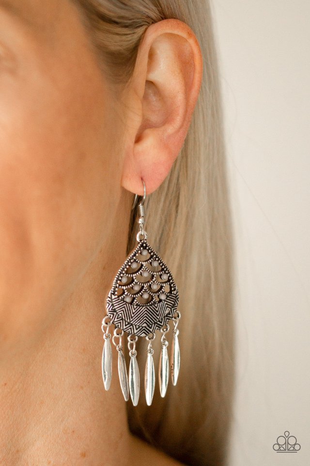 Paparazzi ♥ Wolf Den - Silver ♥ Earrings