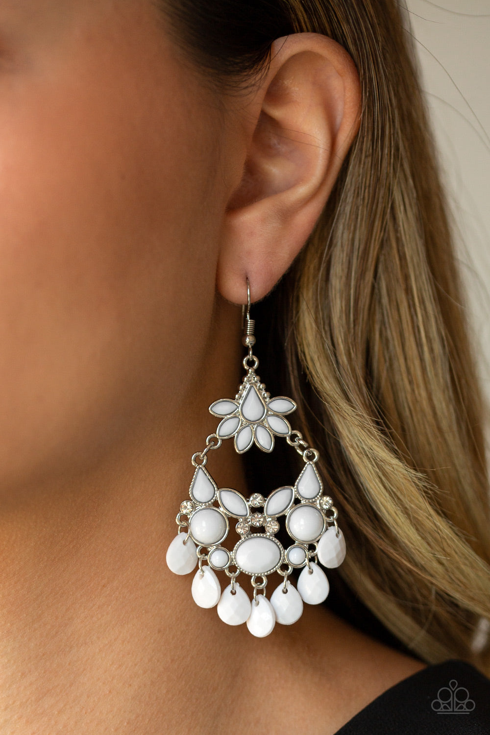 Paparazzi ♥ Garden Dream - White ♥ Earrings