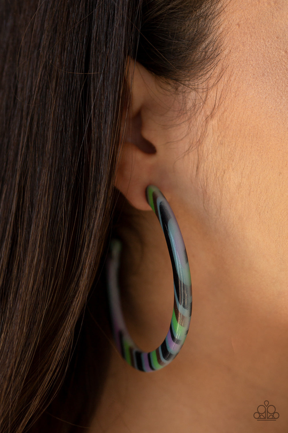 Paparazzi ♥ HAUTE-Blooded - Green ♥ Earrings