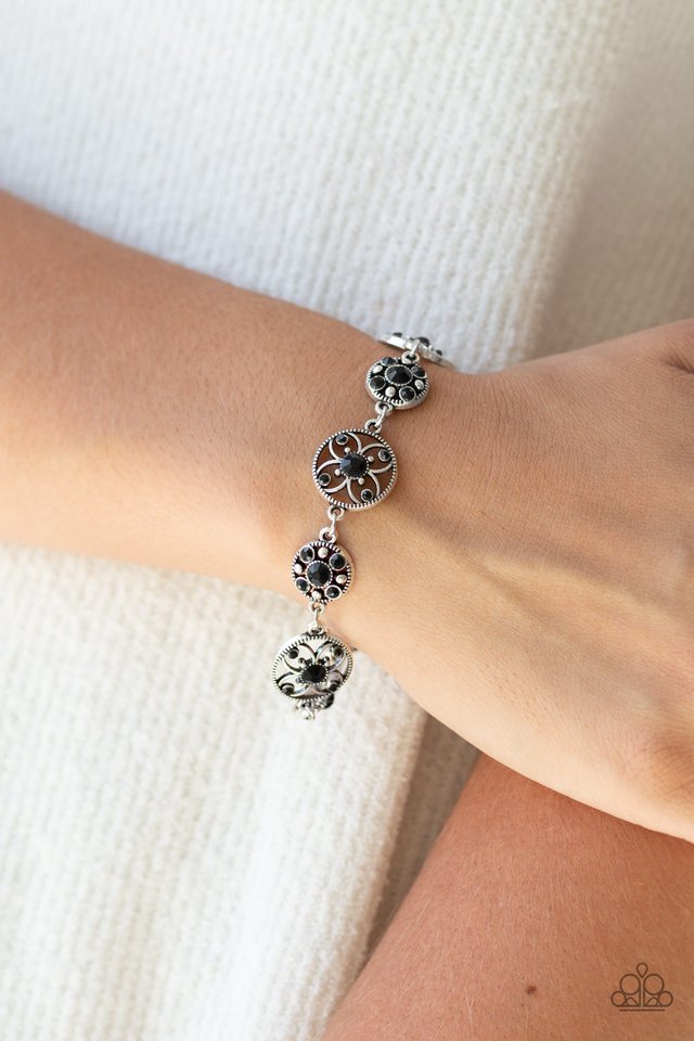 Paparazzi ♥ Flowery Fashion - Black ♥ Bracelet
