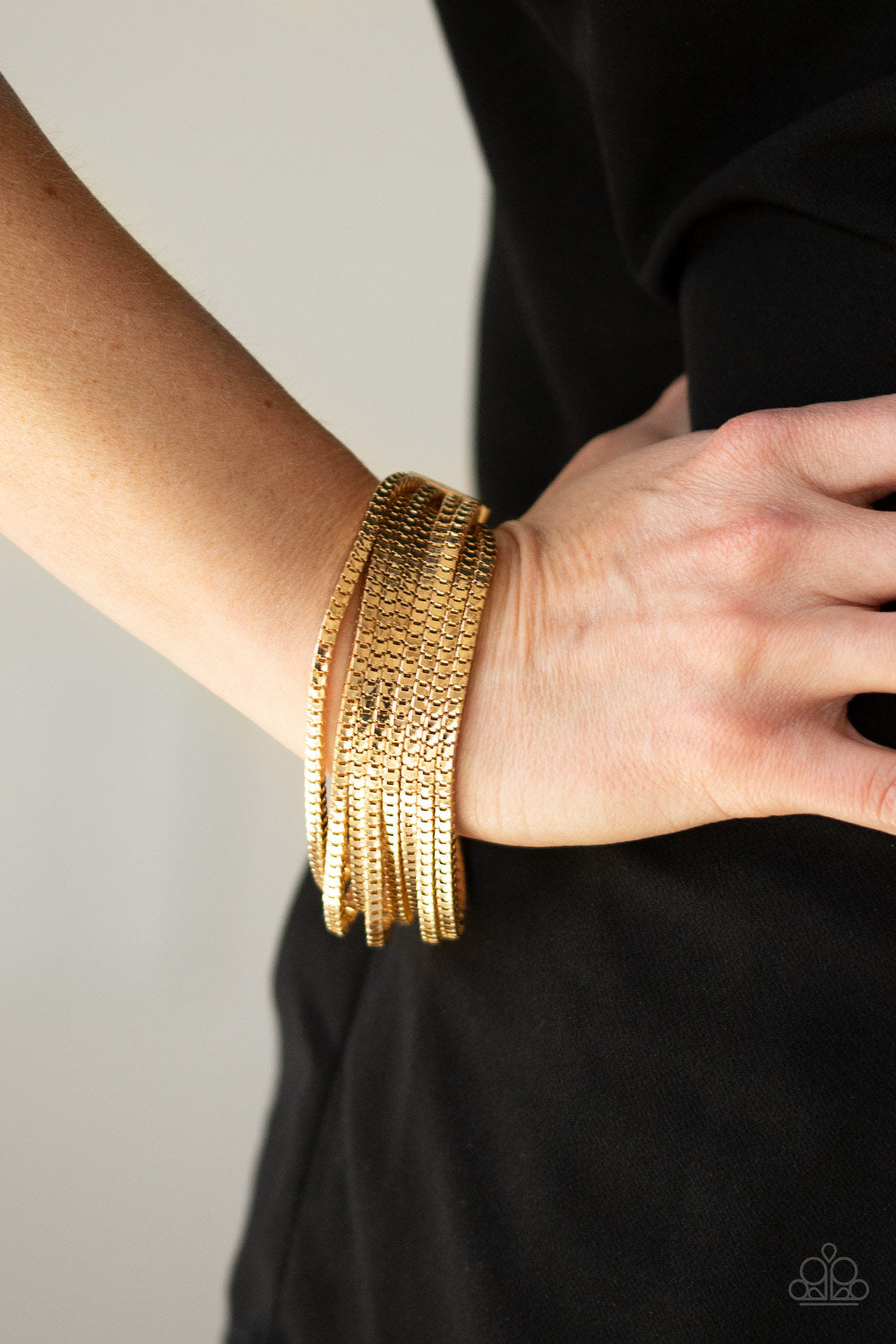 Paparazzi ♥ Out Of The Box - Gold ♥ Bracelet