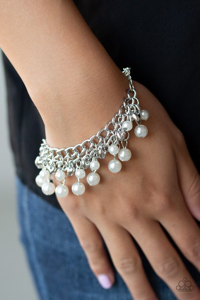 Paparazzi ♥ Duchess Diva - White ♥ Bracelet