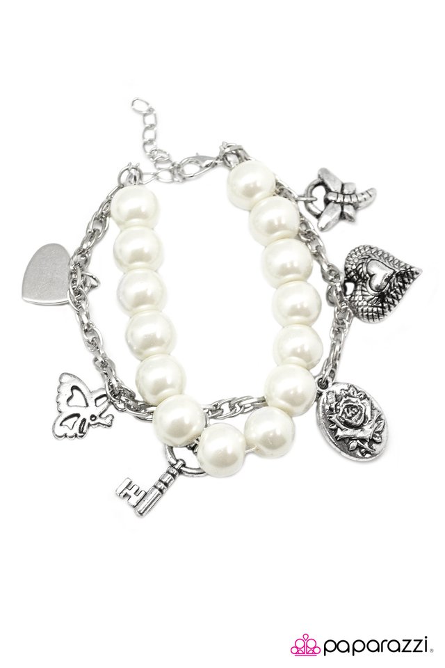 Paparazzi ♥ Oh, So Charming - White ♥ Bracelet