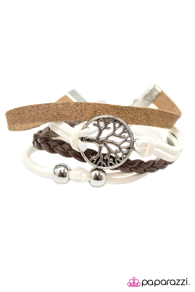 Paparazzi ♥ Under the Old Oak Tree - White ♥ Bracelet