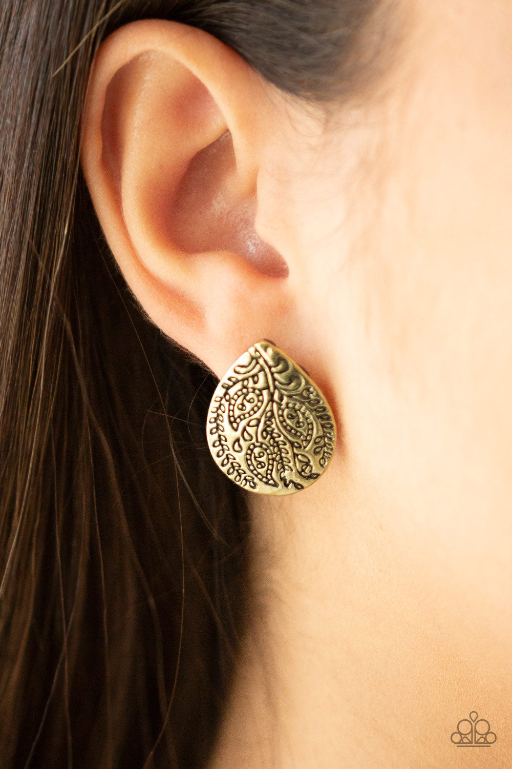 Paparazzi ♥ Seasonal Bliss - Brass ♥ Post Earrings