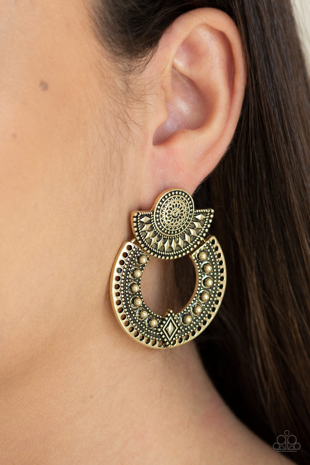 Paparazzi ♥ Texture Takeover - Brass ♥ Post Earrings