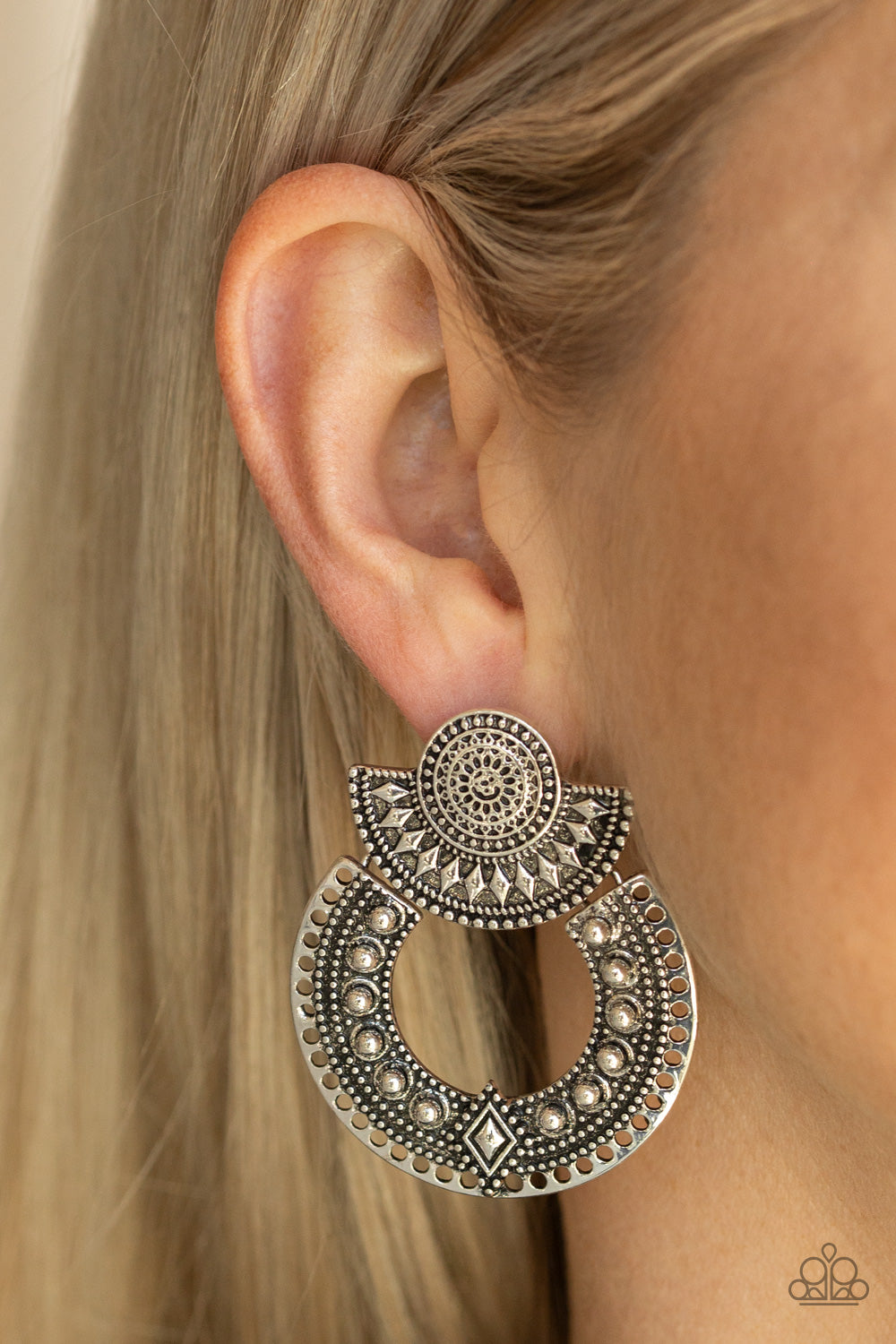Paparazzi ♥ Texture Takeover - Silver ♥ Post Earrings
