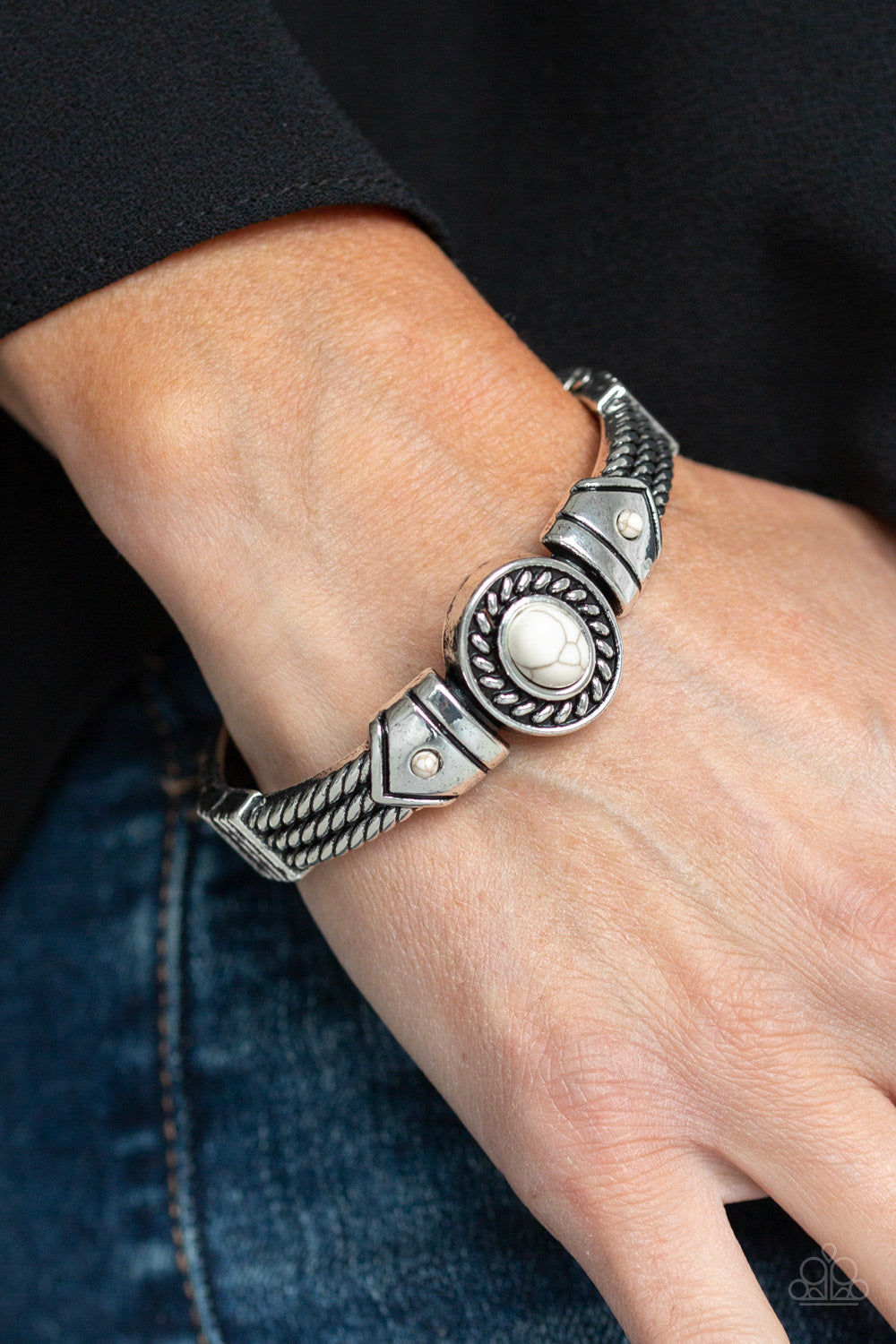 Paparazzi ♥ Tribal Soul - White ♥ Bracelet