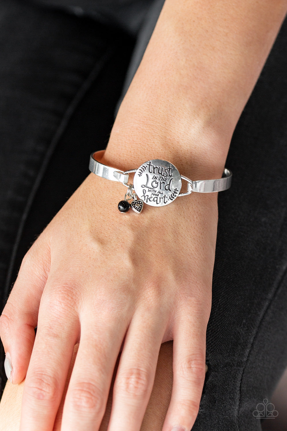 Paparazzi ♥ Total Trust - Black ♥ Bracelet