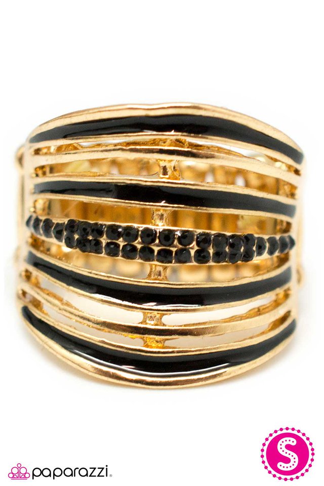 Paparazzi ♥ Life In the Glitz Lane - Black ♥ Ring