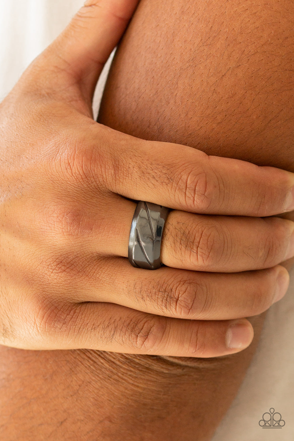 Paparazzi ♥ Sideswiped - Black ♥ Ring