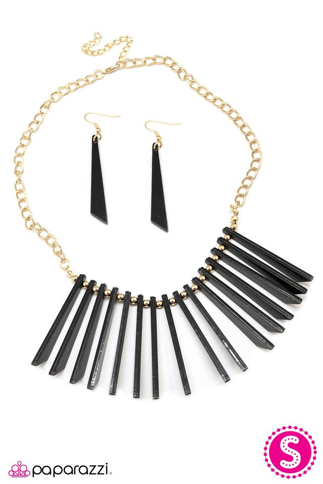 Paparazzi ♥ Me and Mrs. Jones - Gold ♥ Necklace