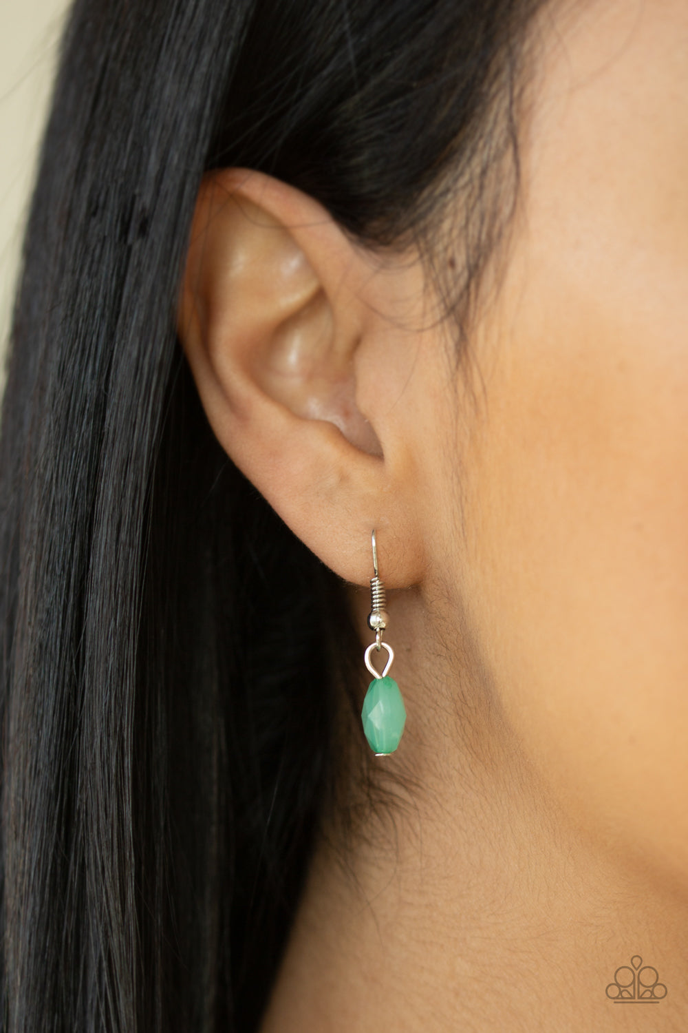 Paparazzi ♥ Irresistibly Iridescent - Green ♥ Necklace