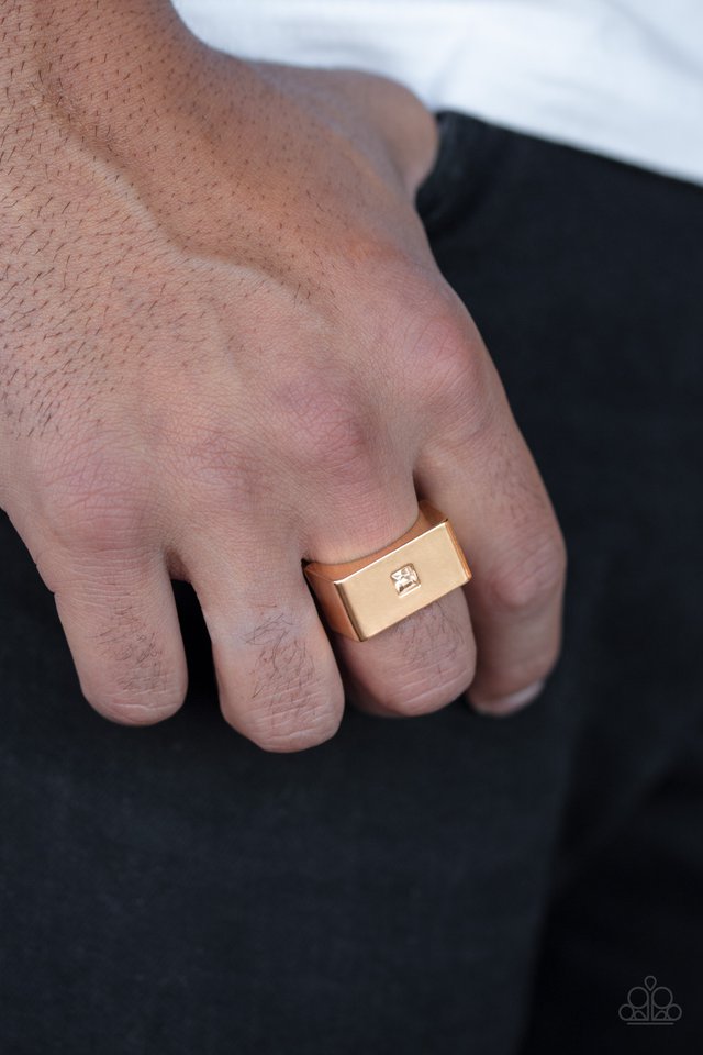 Paparazzi ♥ Cant Wait To Be King - Gold ♥ Ring