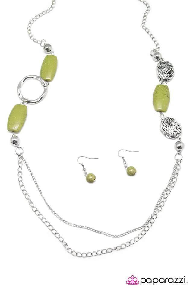 Paparazzi ♥ Right On Time - Green ♥ Necklace