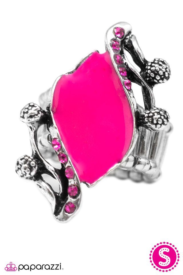 Paparazzi ♥ Fantasia - Pink ♥ Ring