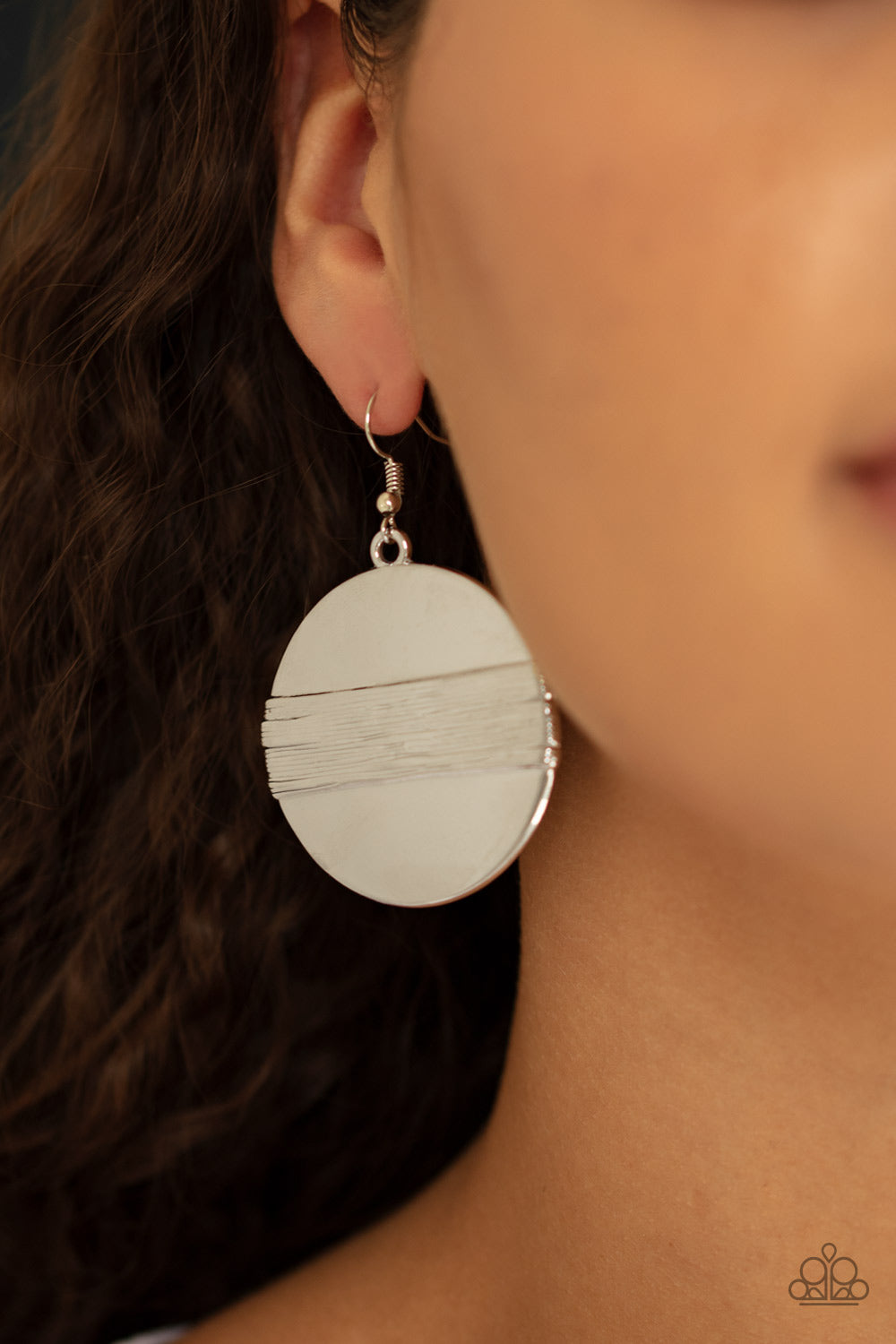 Paparazzi ♥ Ultra Uptown - Silver ♥ Earrings