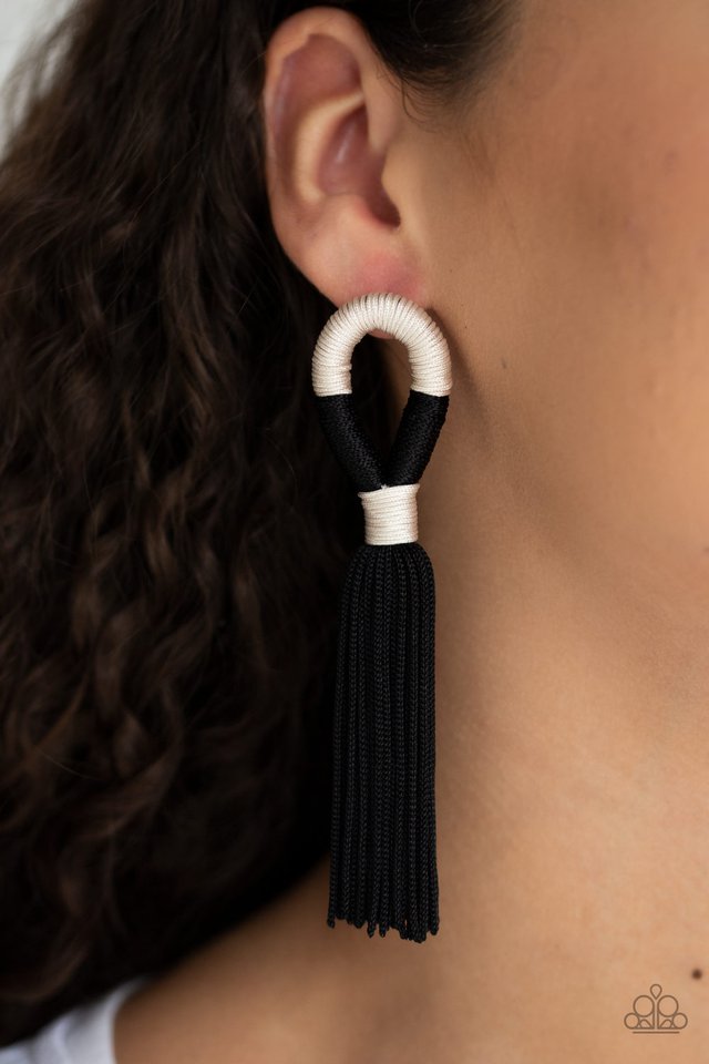 Paparazzi ♥ Moroccan Mambo - Black ♥ Post Earrings