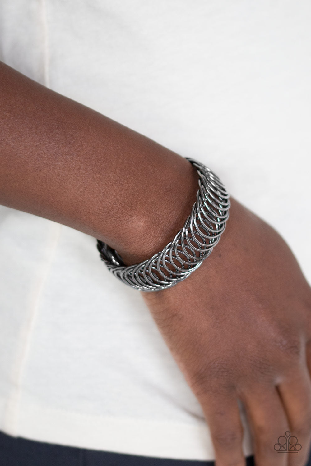 Paparazzi ♥ Dizzyingly Demure - Black ♥ Bracelet