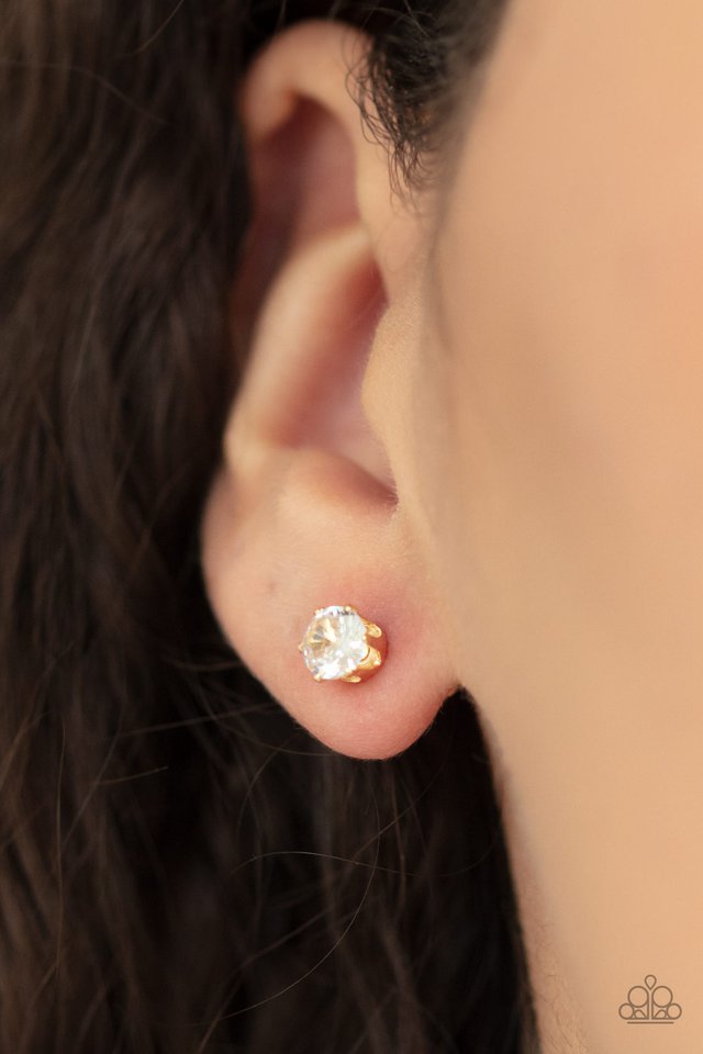 Paparazzi ♥ Delicately Dainty - Gold ♥ Post Earrings