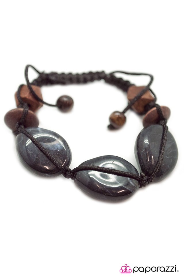 Paparazzi ♥ Smoothing Things Over - Black ♥ Bracelet
