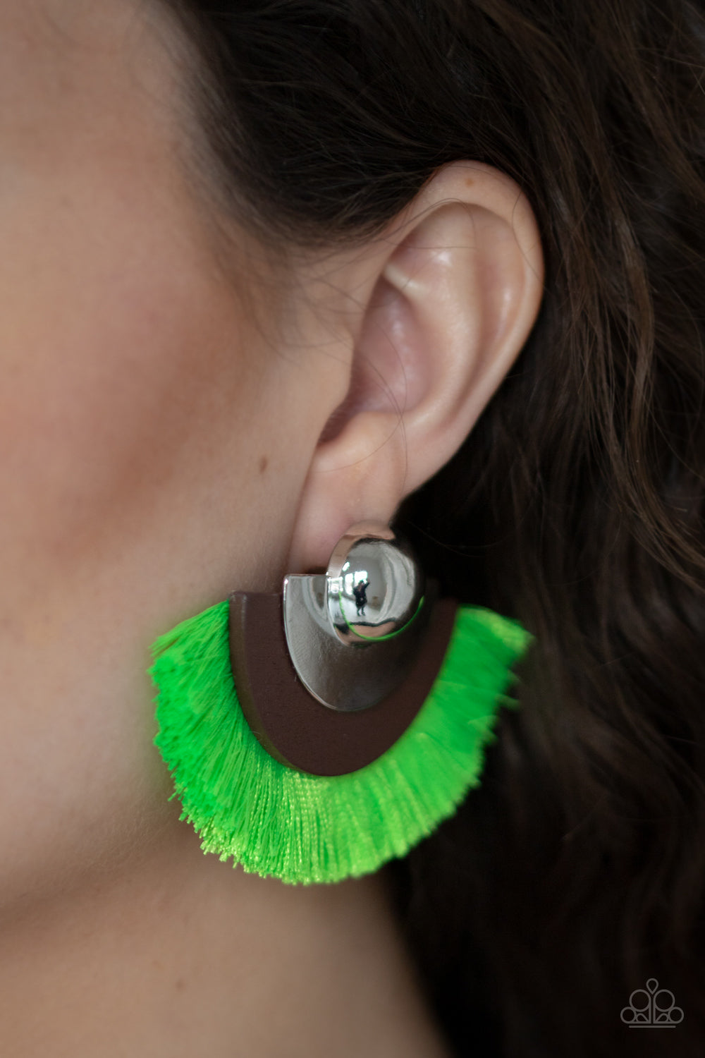 Paparazzi ♥ Fan The FLAMBOYANCE - Green ♥ Post Earrings