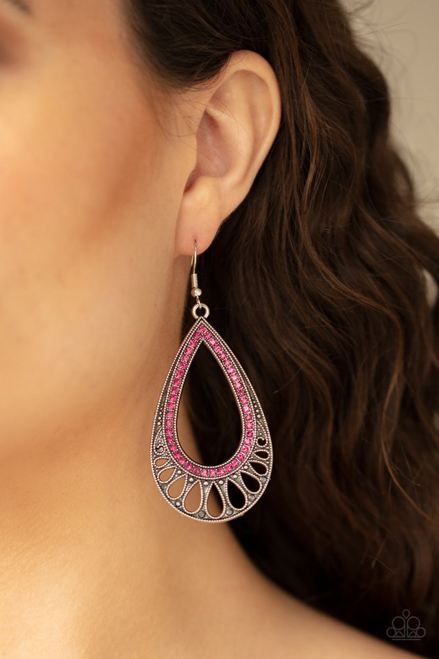 Paparazzi ♥ Royal Finesse - Pink ♥ Earrings