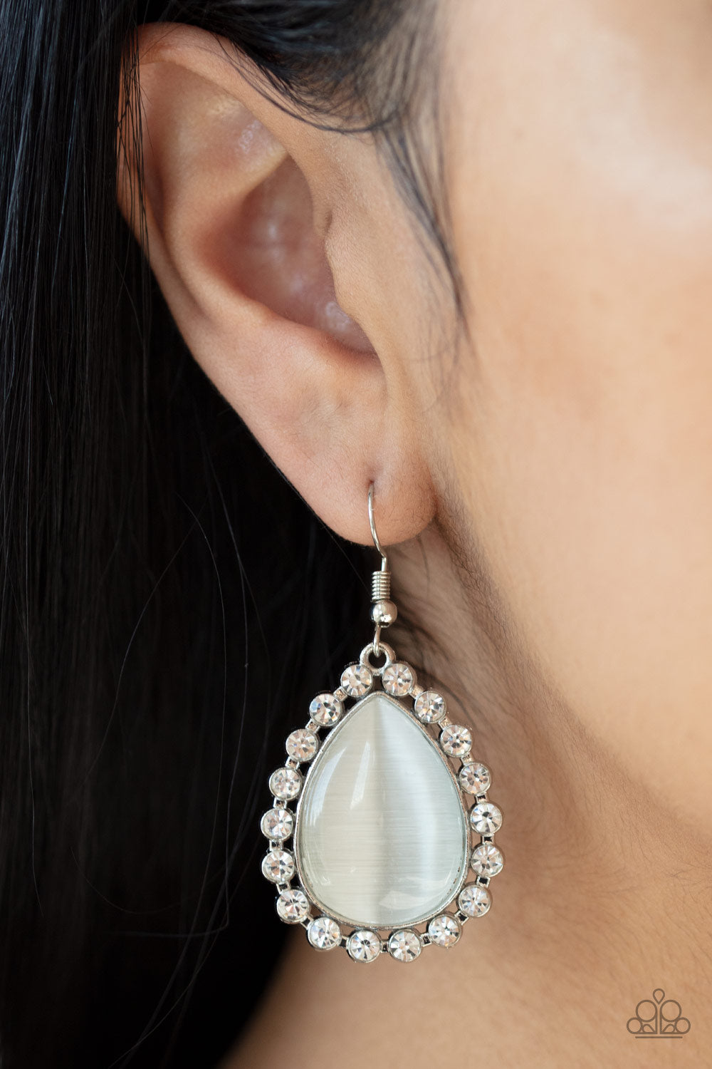 Paparazzi ♥ Teardrop Trendsetter - White ♥ Earrings