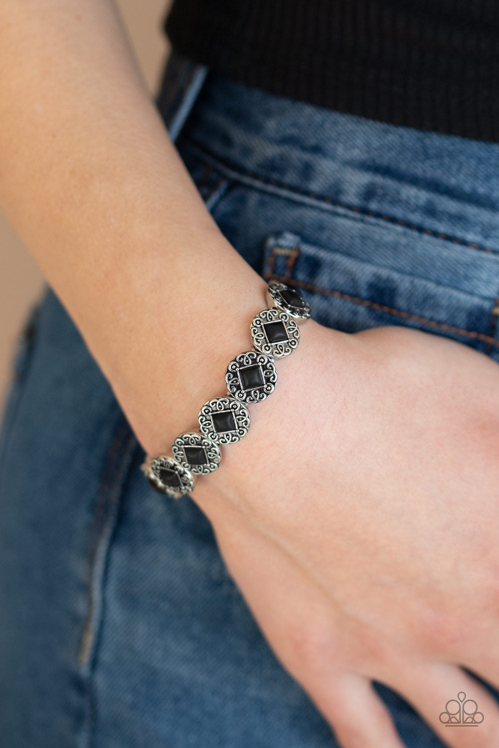 Paparazzi ♥ Desert Dilemma - Black ♥ Bracelet