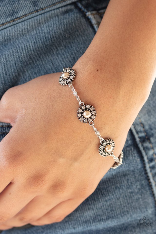 Paparazzi ♥ Garden Flower Grandeur - Brown ♥ Bracelet