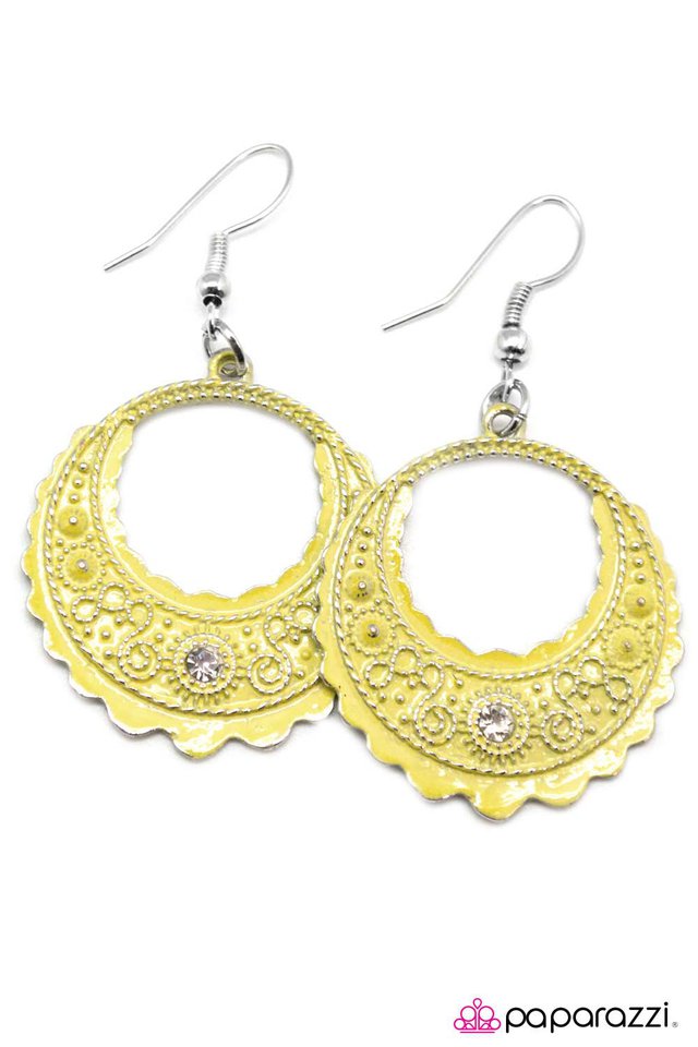 Paparazzi ♥ A Whole New World - Yellow ♥ Earrings