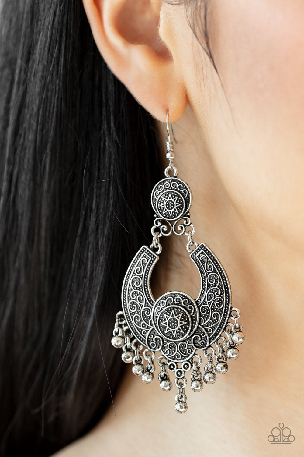Paparazzi ♥ Sunny Chimes - Silver ♥ Earrings