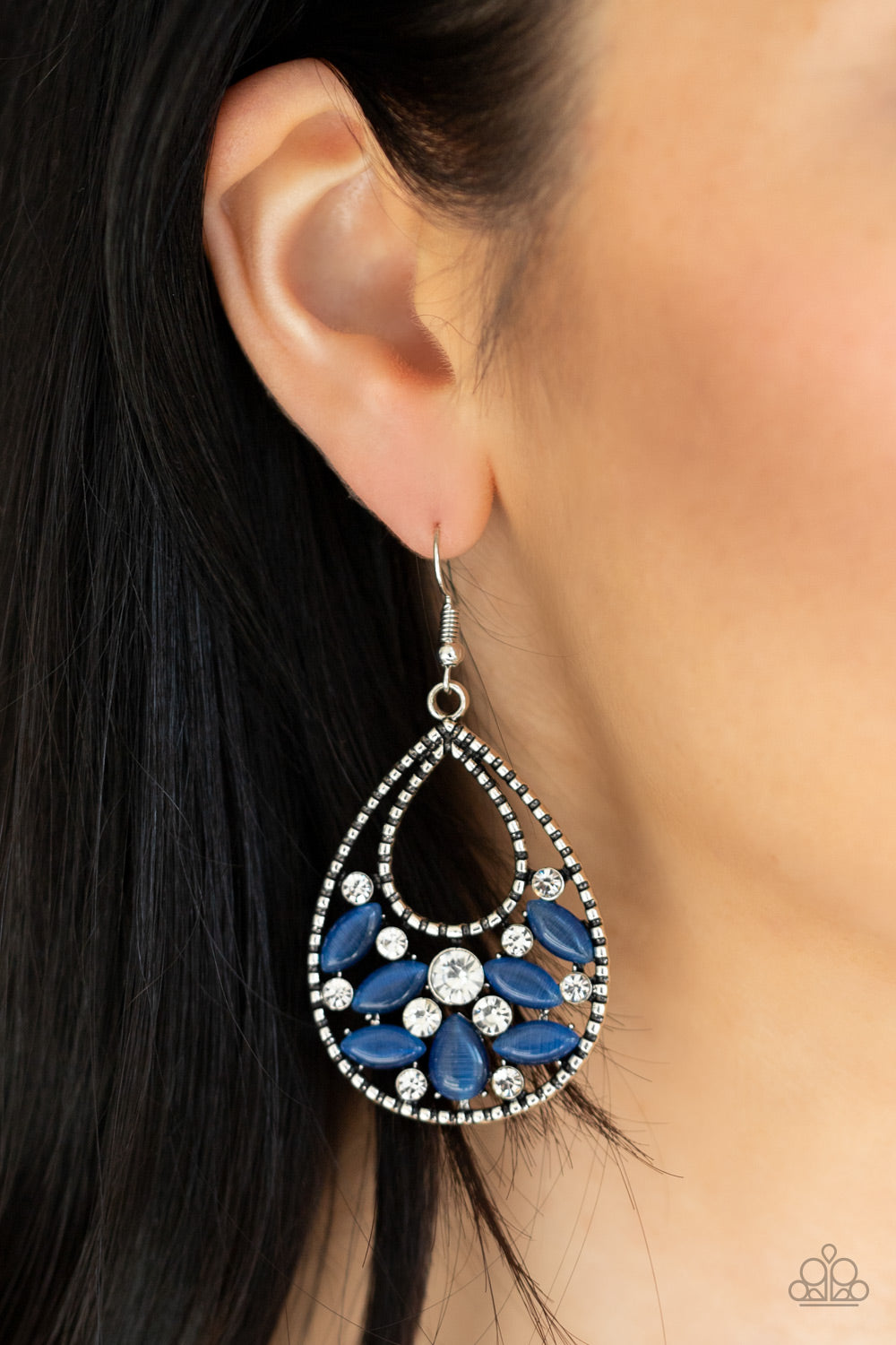 Paparazzi ♥ Dewy Dazzle - Blue ♥ Earrings