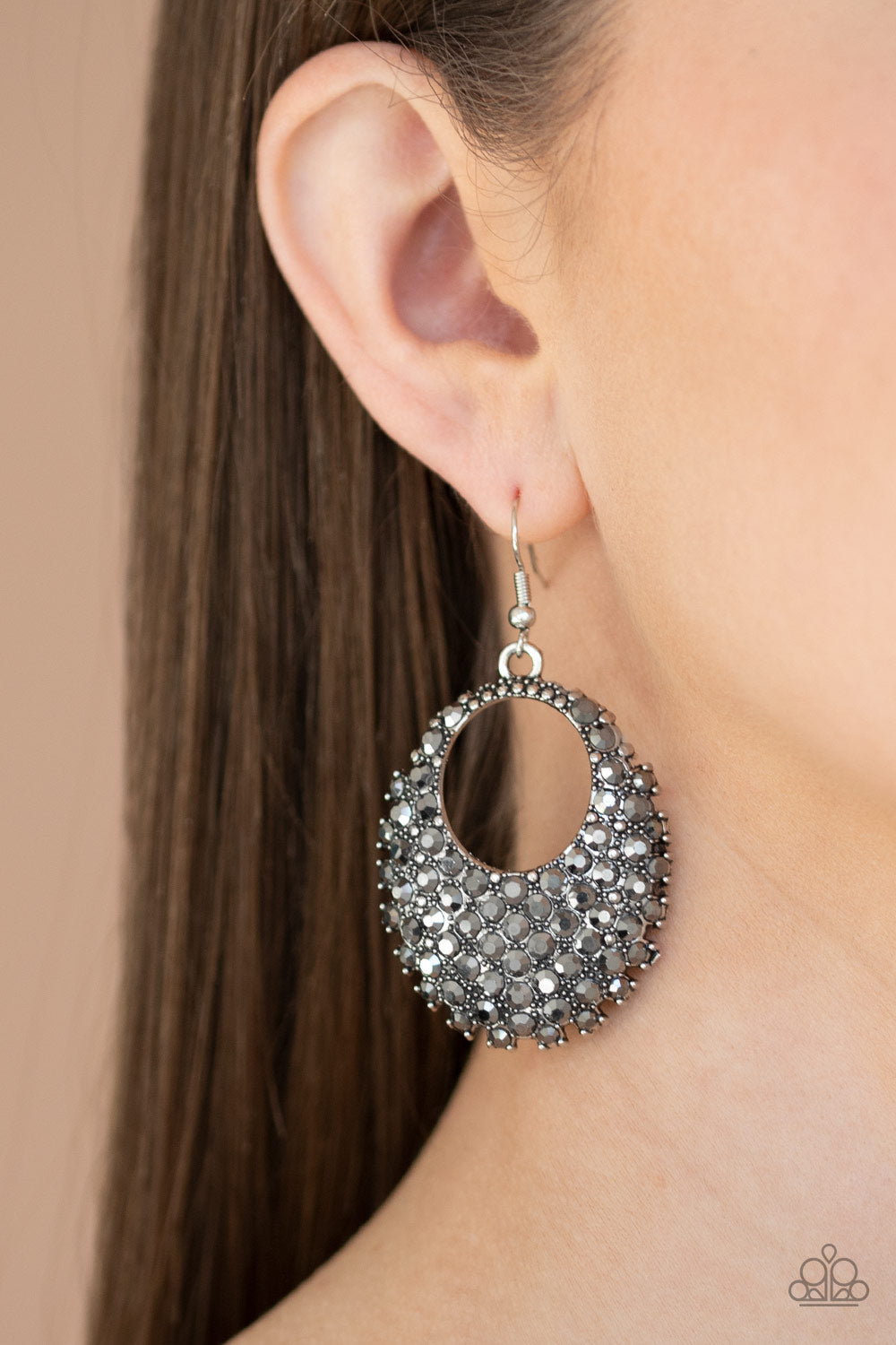 Paparazzi ♥ Fierce Flash - Silver ♥ Earrings