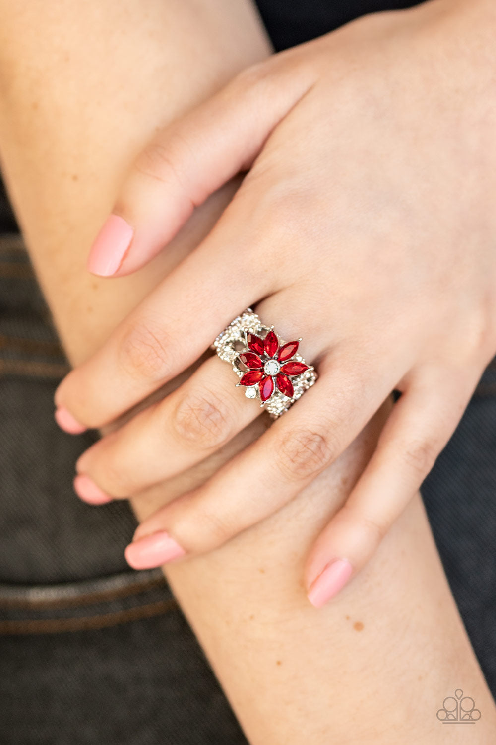 Paparazzi ♥ Brilliantly Blooming - Red ♥ Ring