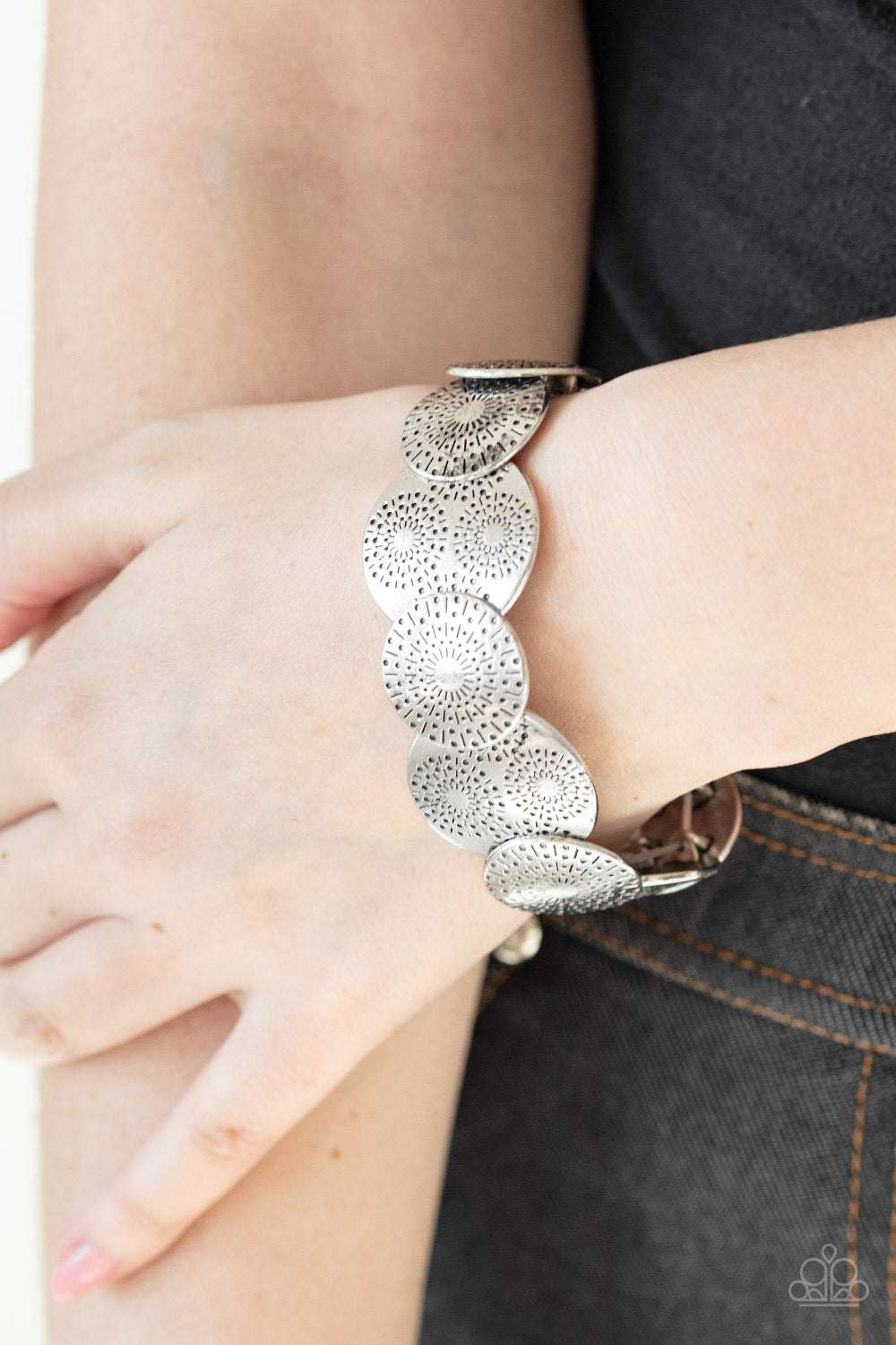 Paparazzi ♥ Pleasantly Posy - Silver ♥ Bracelet