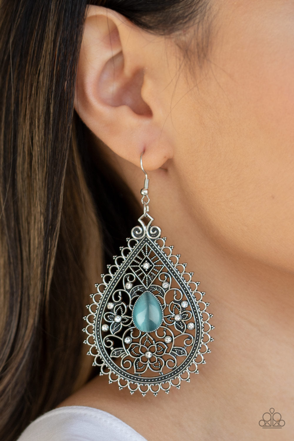 Paparazzi ♥ Eden Glow - Blue ♥ Earrings