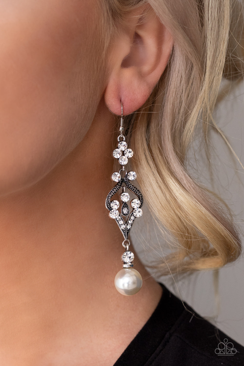 Paparazzi ♥ Elegantly Extravagant - White ♥ Earrings