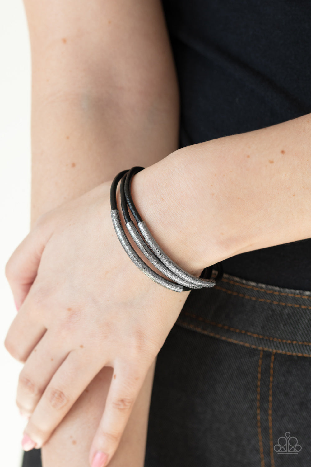 Paparazzi ♥ Magnetic Maverick - Black ♥ Bracelet