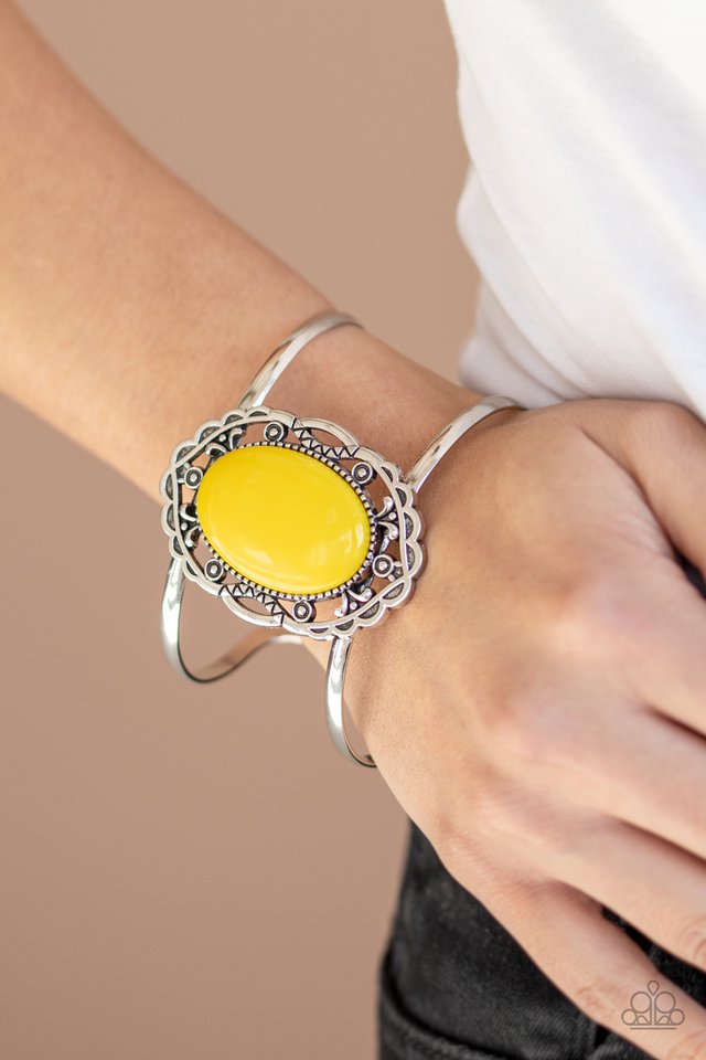Paparazzi ♥ Vibrantly Vibrant - Yellow ♥ Bracelet