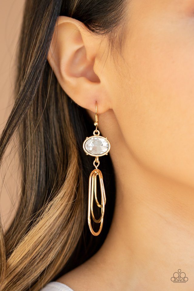 Paparazzi ♥ Drop-Dead Glamorous - Gold ♥ Earrings