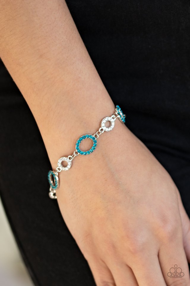 Paparazzi ♥ Bubbly Bedazzle - Blue ♥ Bracelet