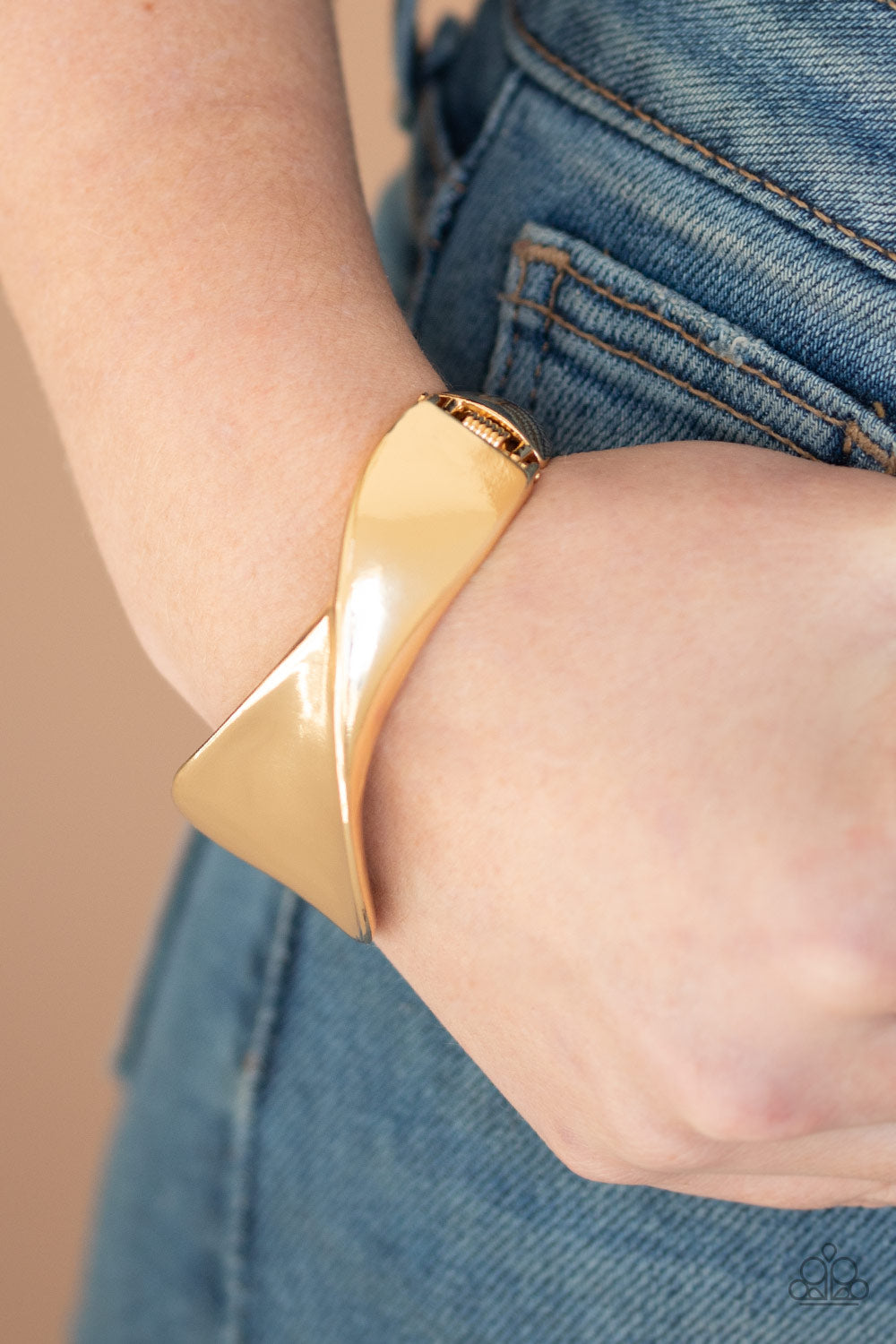Paparazzi ♥ Retro Reflections - Gold ♥ Bracelet