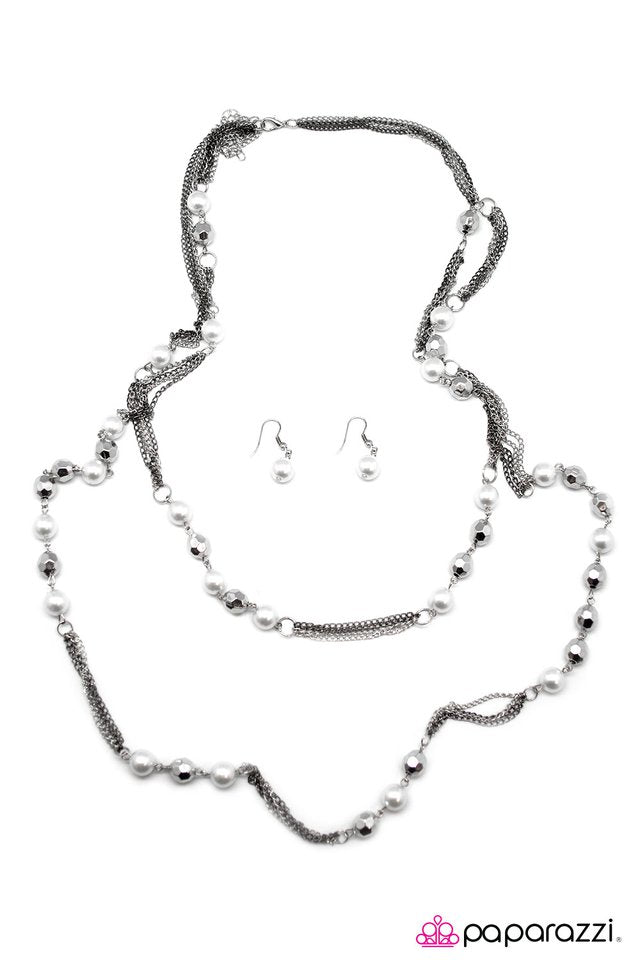 Paparazzi ♥ Harmonious Dissonance - White ♥ Necklace