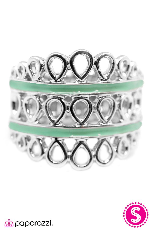 Paparazzi ♥ Stole the Crown - Green ♥ Ring
