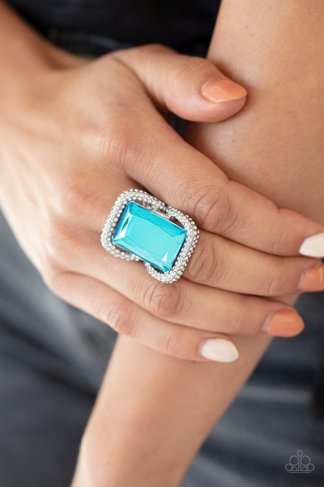 Paparazzi ♥ Deluxe Decadence - Blue ♥ Ring
