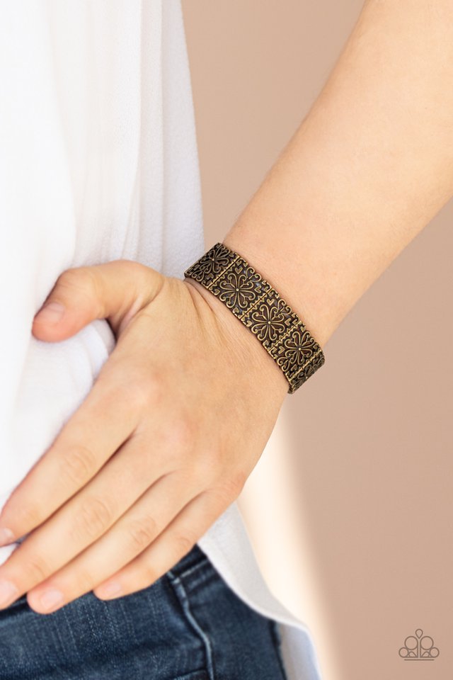 Paparazzi ♥ Summer Scandal - Brass ♥ Bracelet